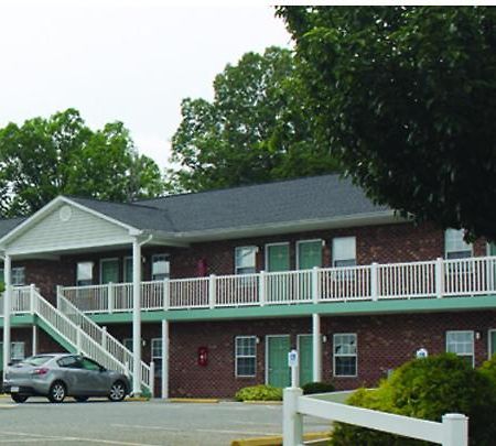 Eastside Suites Lynchburg Exterior photo